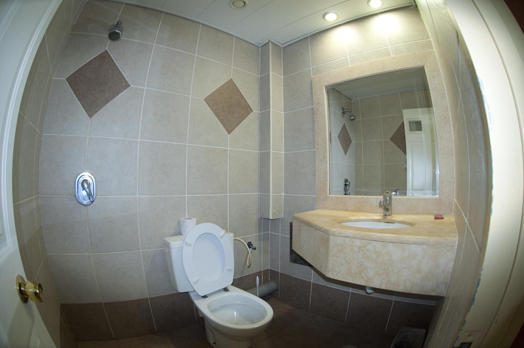 Faulty Towers Hotel Eilat Habitación foto